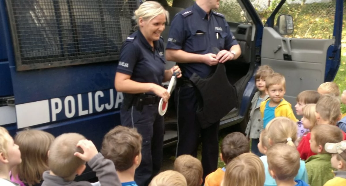 POLICJA, Nauka poprzez zabawę Bielska policja zaprasza piknik rodzinny - zdjęcie, fotografia