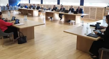 Rynek pracy, szpital i pieniądze powiatu. O tym rozmawiali radni [FOTO]