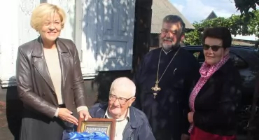 Wójt z gratulacjami dla 100 letniego mieszkańca. Pan Jan z Chraboł świętował wyjątkowy jubileusz [FOTO]