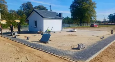 Prace przy targowicy miejskiej w Brańsku. To pierwszy etap inwestycji [FOTO]