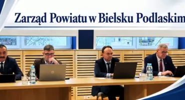 Zarząd Powiatu obradował. Szpital, drogi i nowe boisko wśród najważniejszych tematów