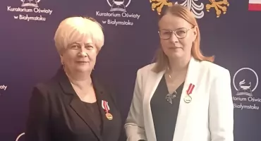 Dwie przedstawicielki oświaty z powiatu bielskiego odznaczone Medalem Komisji Edukacji Narodowej [FOTO]